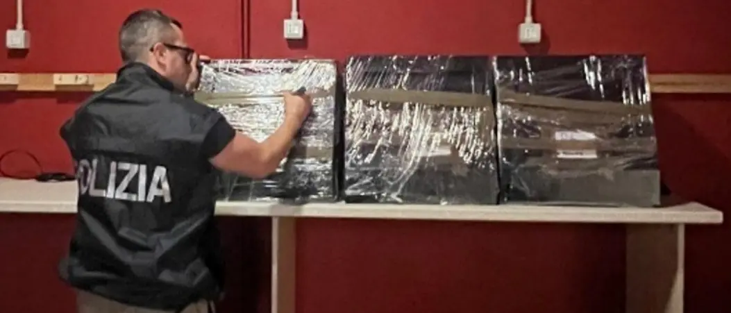 Tra Cirò Marina e Cutro chiuse 7 attività commerciali: le attività portate avanti dalla polizia\n