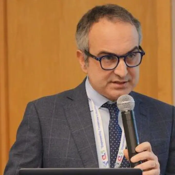 «Le parole non dette», il dolore e la speranza della demenza: il prof. Bonavina presenta il suo libro a Tropea