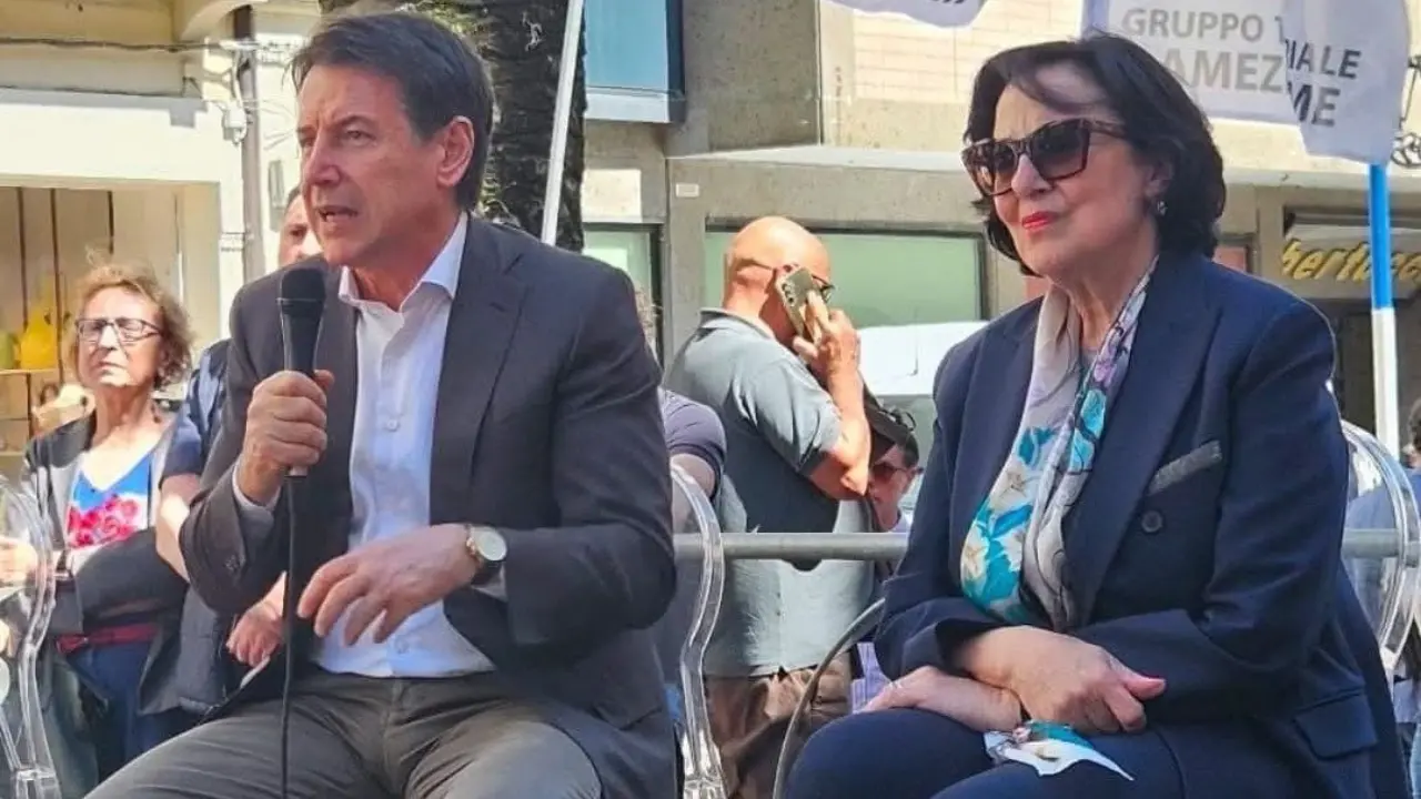 Conte a Lamezia per sostenere Doris Lo Moro: «Il Governo sta facendo precipitare il Paese in gravi difficoltà economiche»\n
