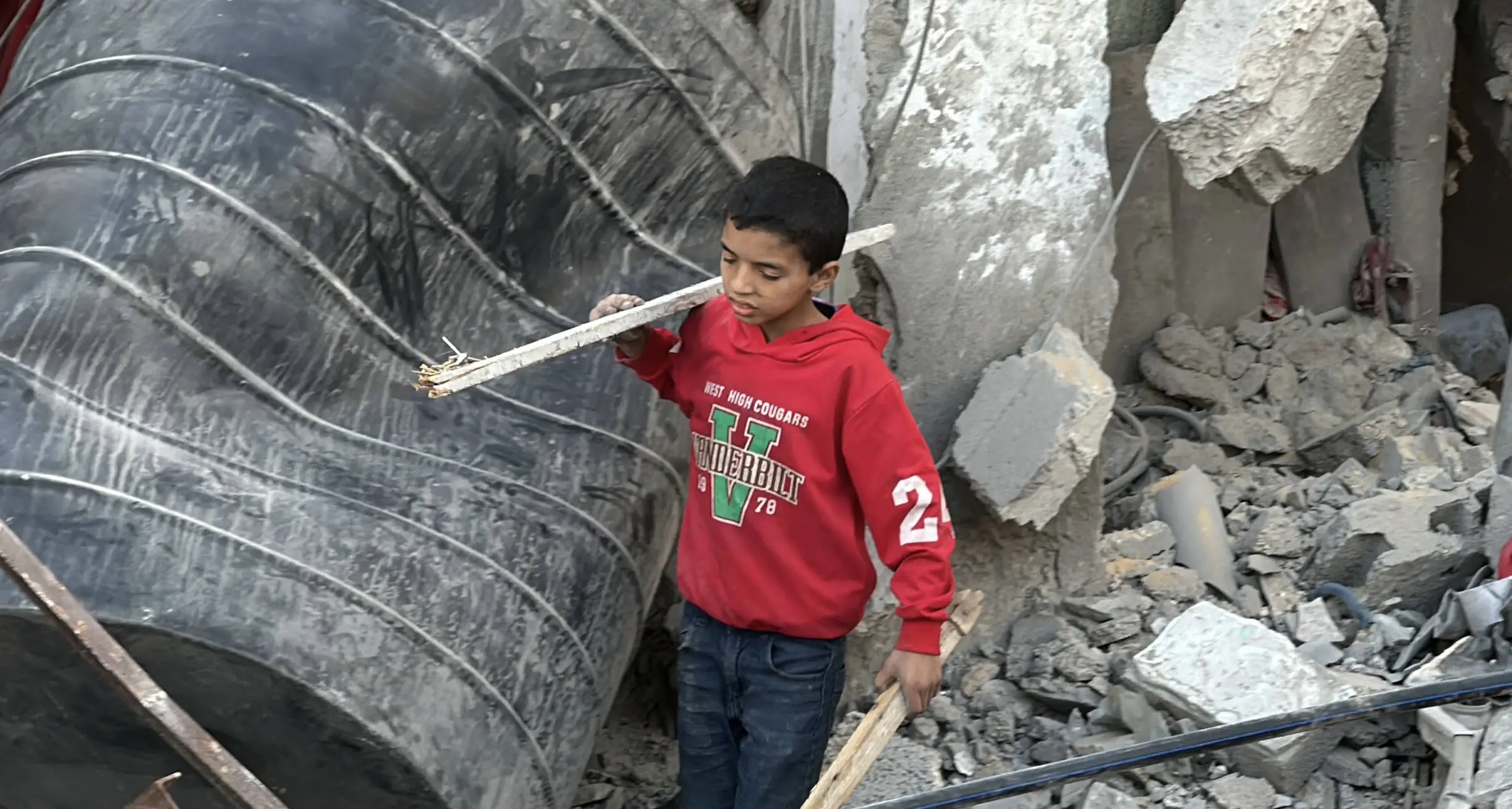 La morte a Gaza non è digitale: è uno sterminio che ci accerchia