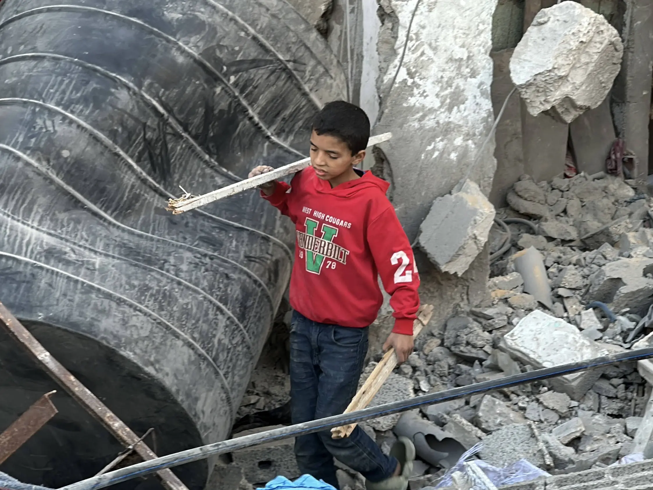 La morte a Gaza non è digitale: è uno sterminio che ci accerchia