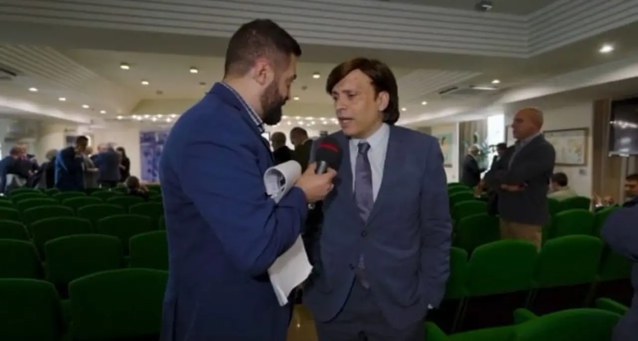 Calabria Film Commmission, Striscia la Notizia intercetta il presidente\u00A0dopo le polemiche sulla trasparenza\n