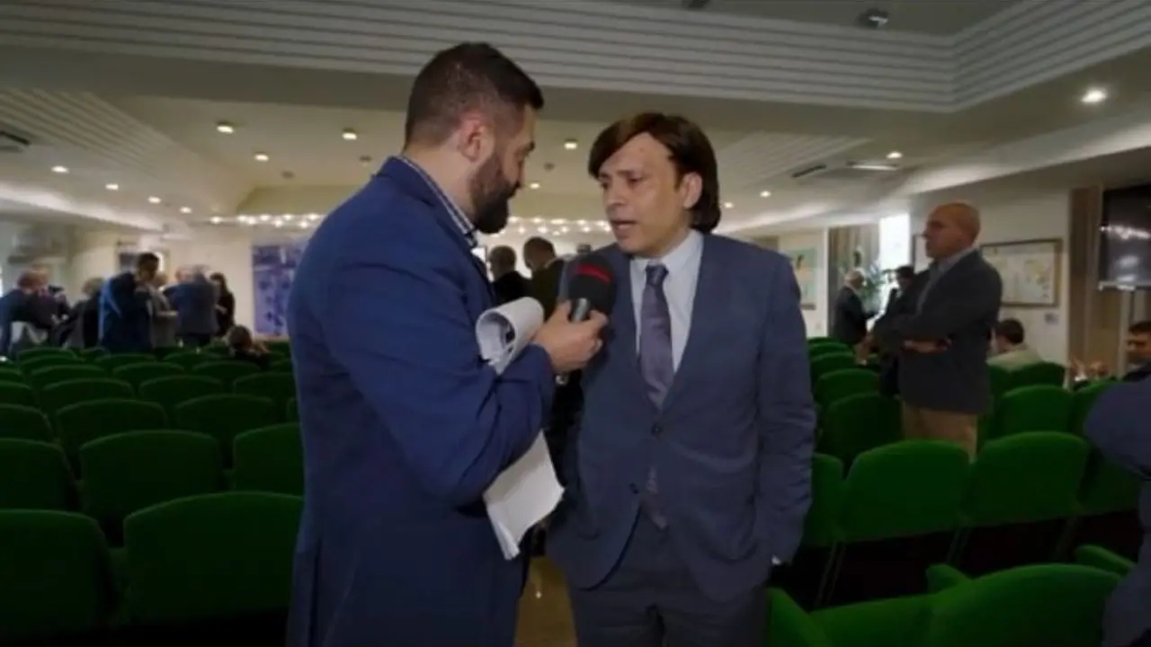 Calabria Film Commmission, Striscia la Notizia intercetta il presidente\u00A0dopo le polemiche sulla trasparenza\n