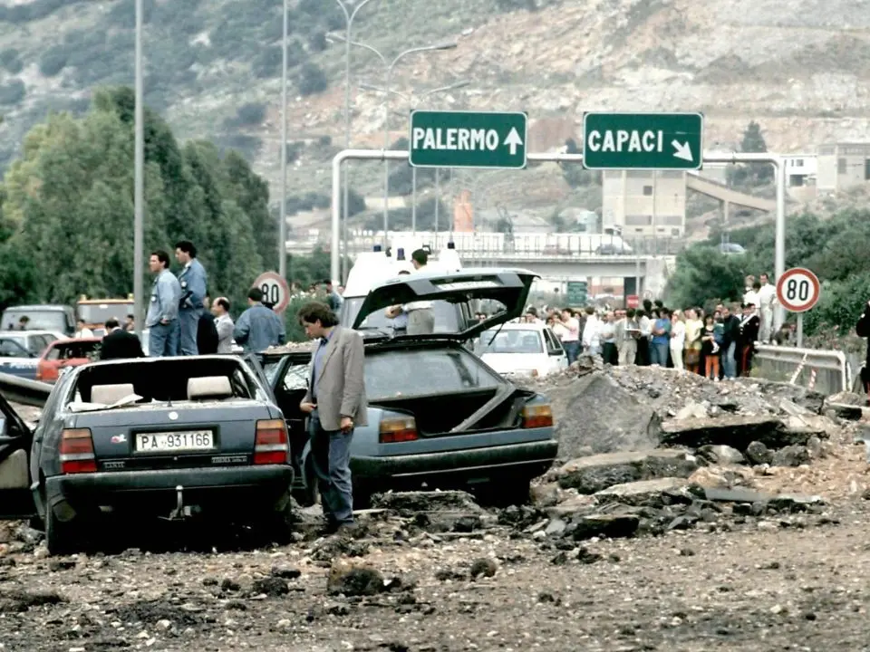 Trentatré anni fa la Strage di Capaci, quando il tritolo colpì il cuore dello Stato
