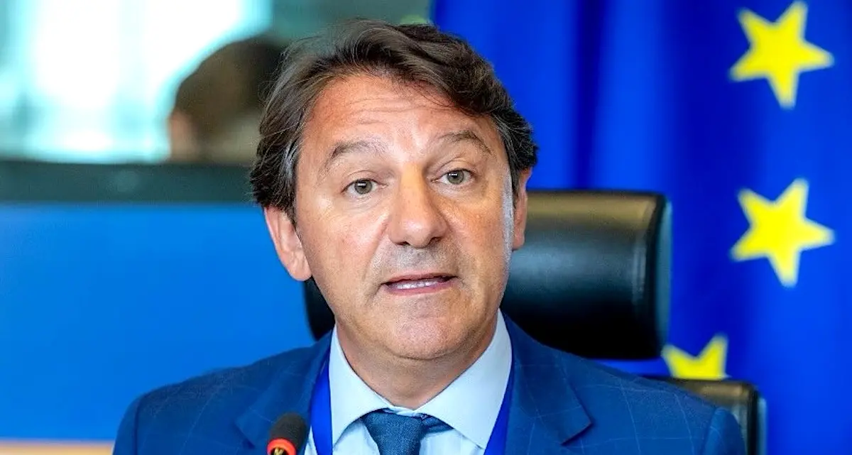 Sanità, l’allarme di Tridico (M5s): «In Calabria le\u00A0strutture finanziate dal Pnrr\u00A0rischiano di restare sulla carta, intervenga il Governo»