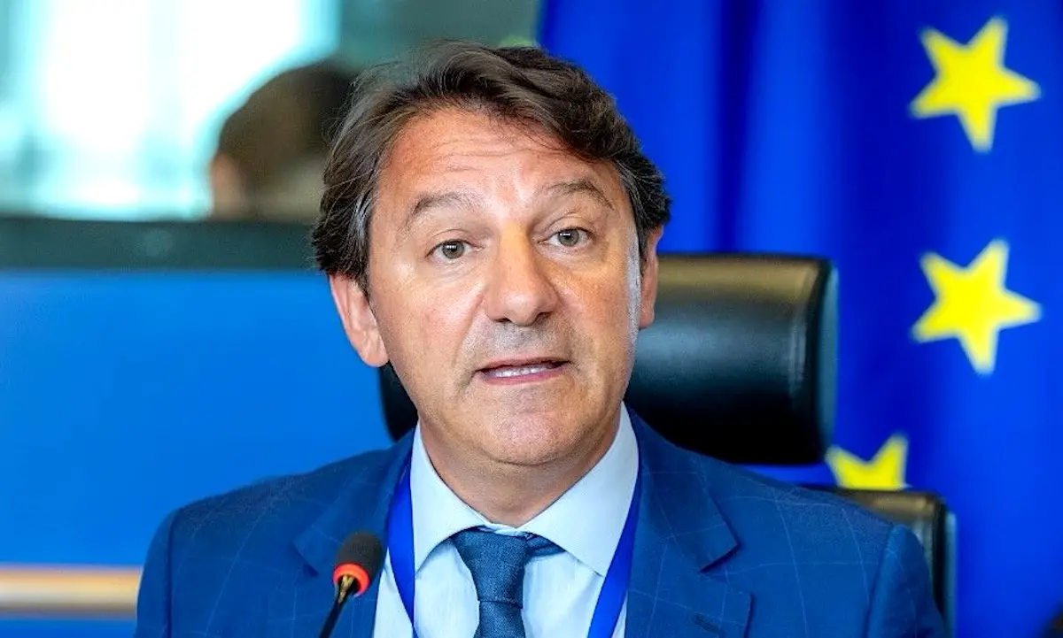 Sanità, l’allarme di Tridico (M5s): «In Calabria le\u00A0strutture finanziate dal Pnrr\u00A0rischiano di restare sulla carta, intervenga il Governo»