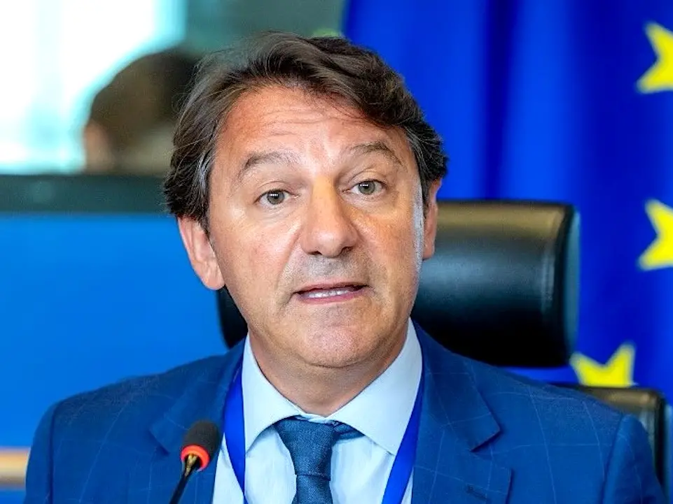 Il referendum sui sottosegretari regionali si può fare, Tridico: «Ora si fermi lo spreco, la Calabria ha altre priorità»
