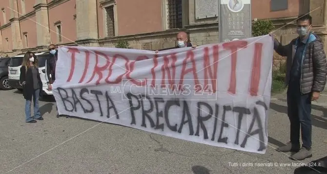 Tirocinanti, Cgil e Nidil contro il nuovo termine del 15 giugno per le stabilizzazioni: «Il tempo delle scuse è finito»