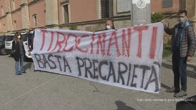 Tirocinanti, Cgil e Nidil contro il nuovo termine del 15 giugno per le stabilizzazioni: «Il tempo delle scuse è finito»