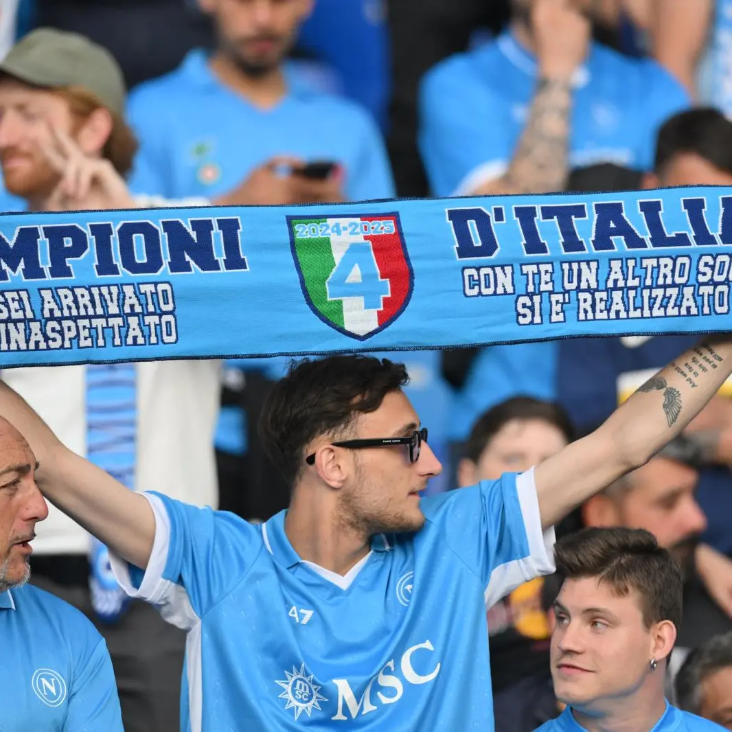 Serie A, Napoli impazzisce di gioia tricolore: azzurri Campioni d'Italia per la quarta volta\n