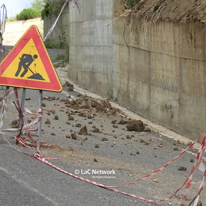Viabilità a rischio e costoni instabili, a San Calogero l’allarme non si spegne: «Strade troppo pericolose»\n