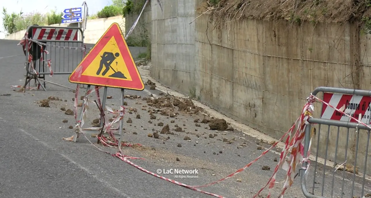 Viabilità a rischio e costoni instabili, a San Calogero l’allarme non si spegne: «Strade troppo pericolose»\n