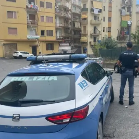 Crotone, controlli antidroga nel quartiere Fondo Gesù: 7 perquisizioni domiciliari e un arresto\n