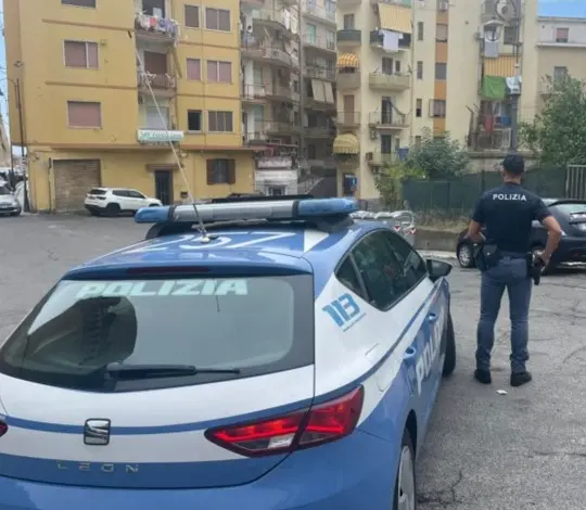 Crotone, controlli antidroga nel quartiere Fondo Gesù: 7 perquisizioni domiciliari e un arresto\n