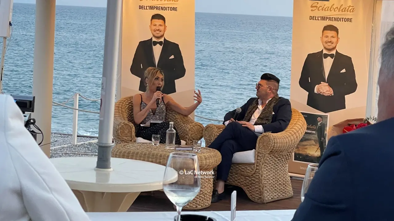 A Falerna Marina presentato il libro di Roberto Gallo “La sciabolata dell’imprenditore”\n