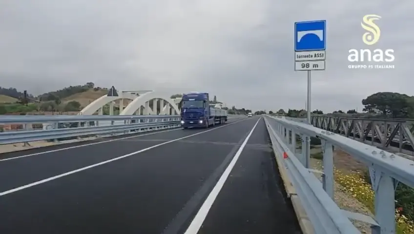 Ponte sul fiume Assi a Monasterace