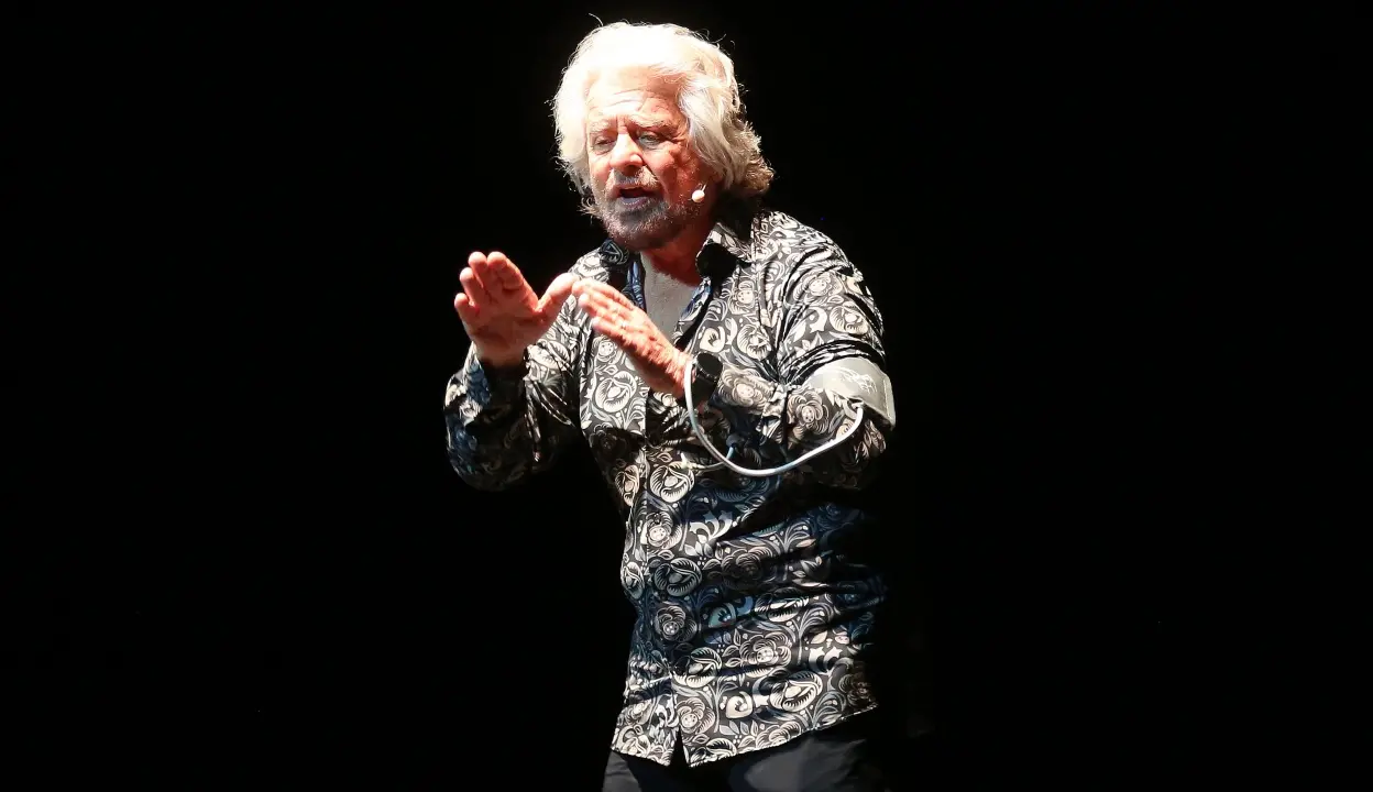 Beppe Grillo, il profeta che si è perso: dal Vaffa Day ai 300mila euro l’anno del Movimento 5 Stelle\n