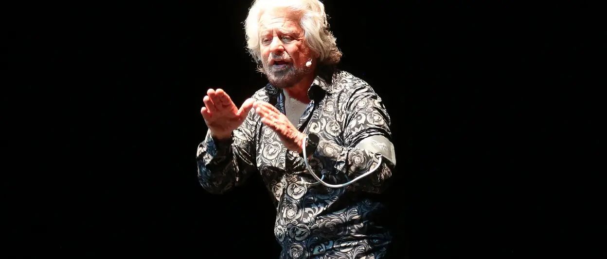 Beppe Grillo, il profeta che si è perso: dal Vaffa Day ai 300mila euro l’anno del Movimento 5 Stelle\n