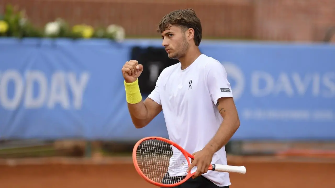 Tennis, Cobolli\u00A0conquista il titolo ad Amburgo e diventa numero 26 al mondo\n