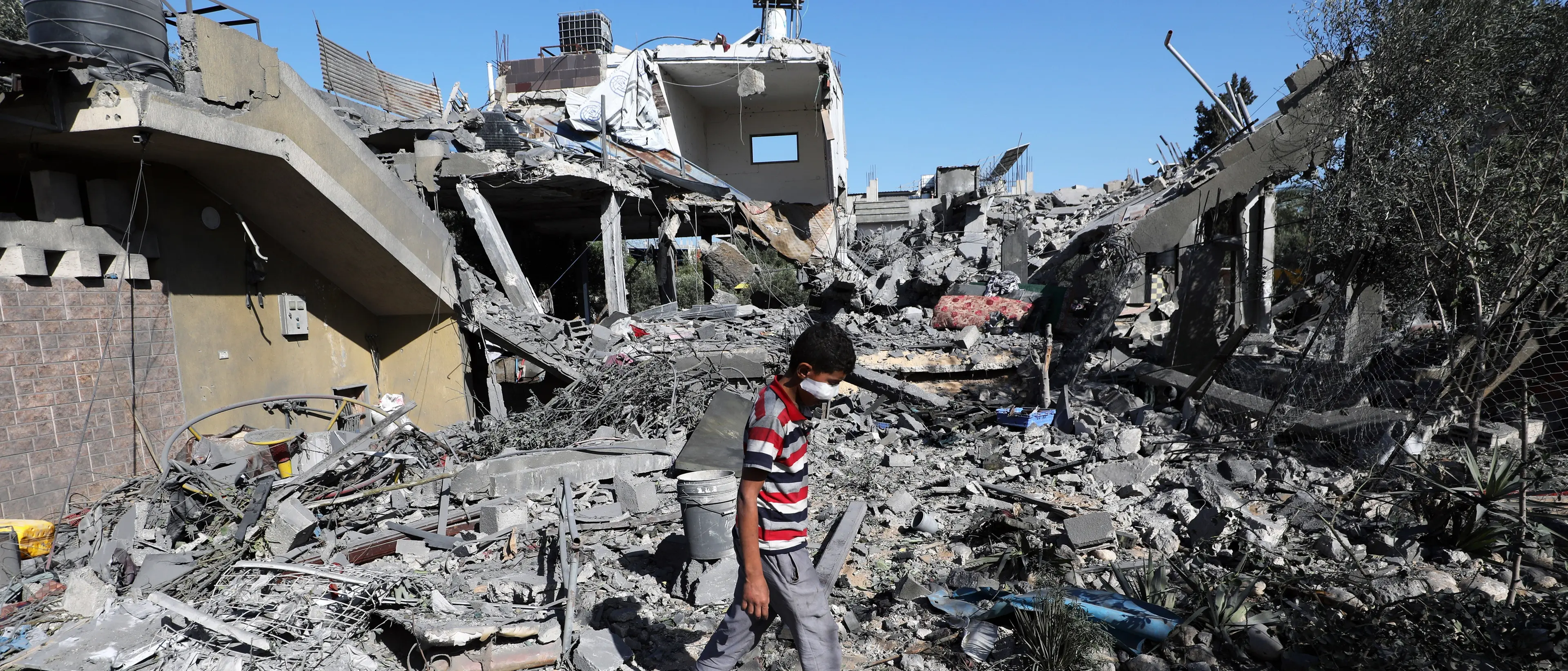 Gaza cimitero dell’infanzia: i nove fratellini uccisi da un bombardamento israeliano simbolo di un’umanità che crolla