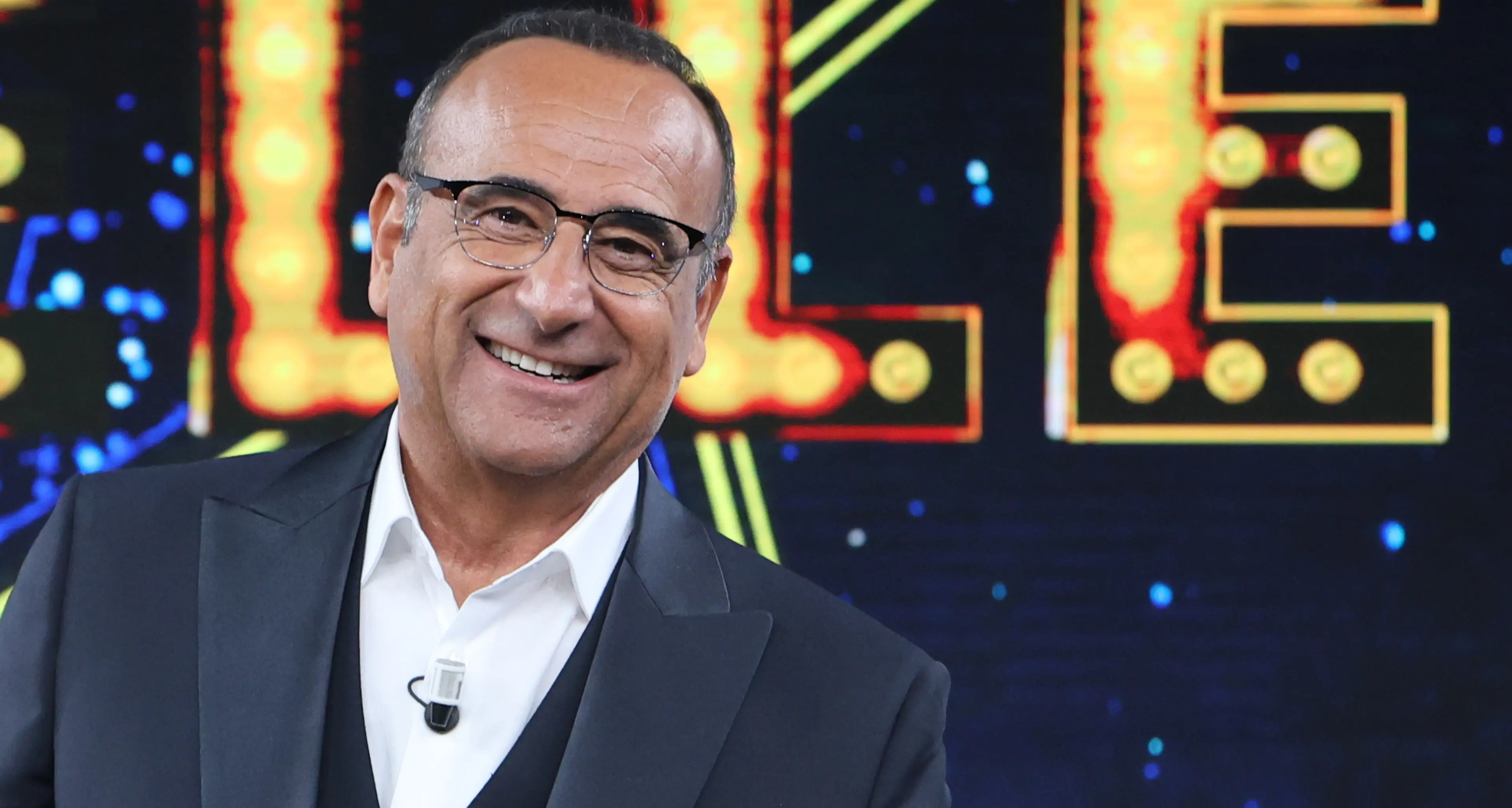 Carlo Conti\u00A0al lavoro per\u00A0Sanremo 2026: «Già arrivati dei brani. Il mio ritiro? Quando la gente smetterà di chiedermi foto al supermercato»
