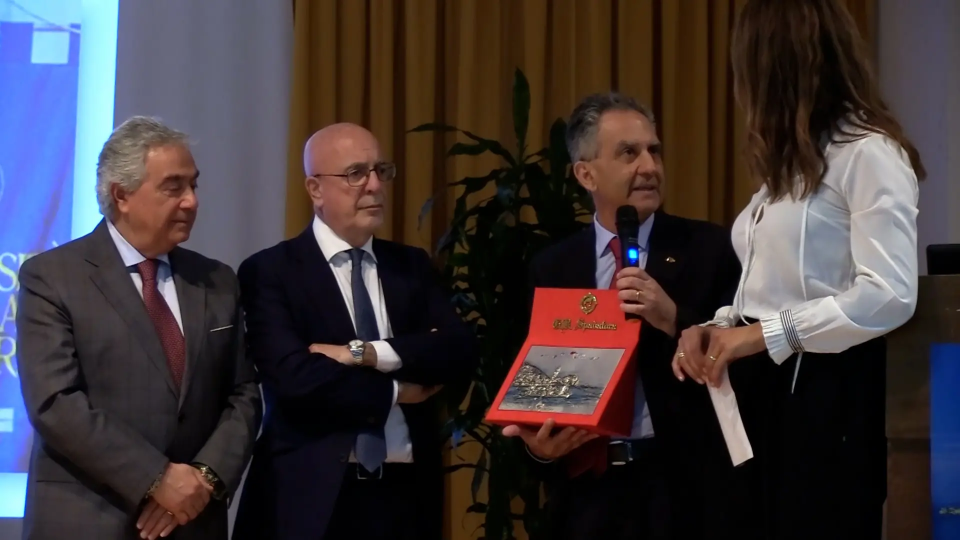 Scilla Cuore, conclusa la venticinquesima edizione del simposio medico: premiato il rettore dell’Unical Nicola Leone\n