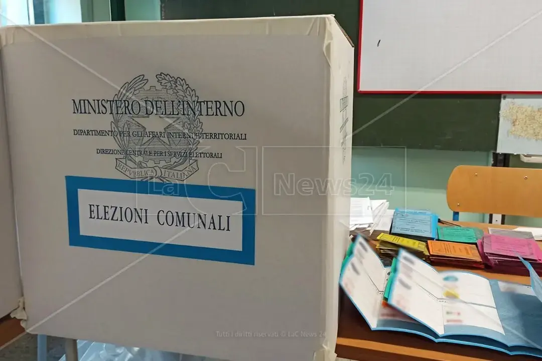 Comunali, a Scalea\u00A0ritrovate schede e timbro scomparsi\u00A0ieri sera: le aveva una persona addetta alle operazioni di voto\n