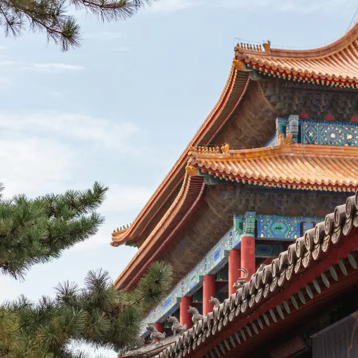 La Cina corre nel futuro: tra miracoli tecnologici e libertà compresse\u00A0Pechino detta il ritmo del XXI secolo\n