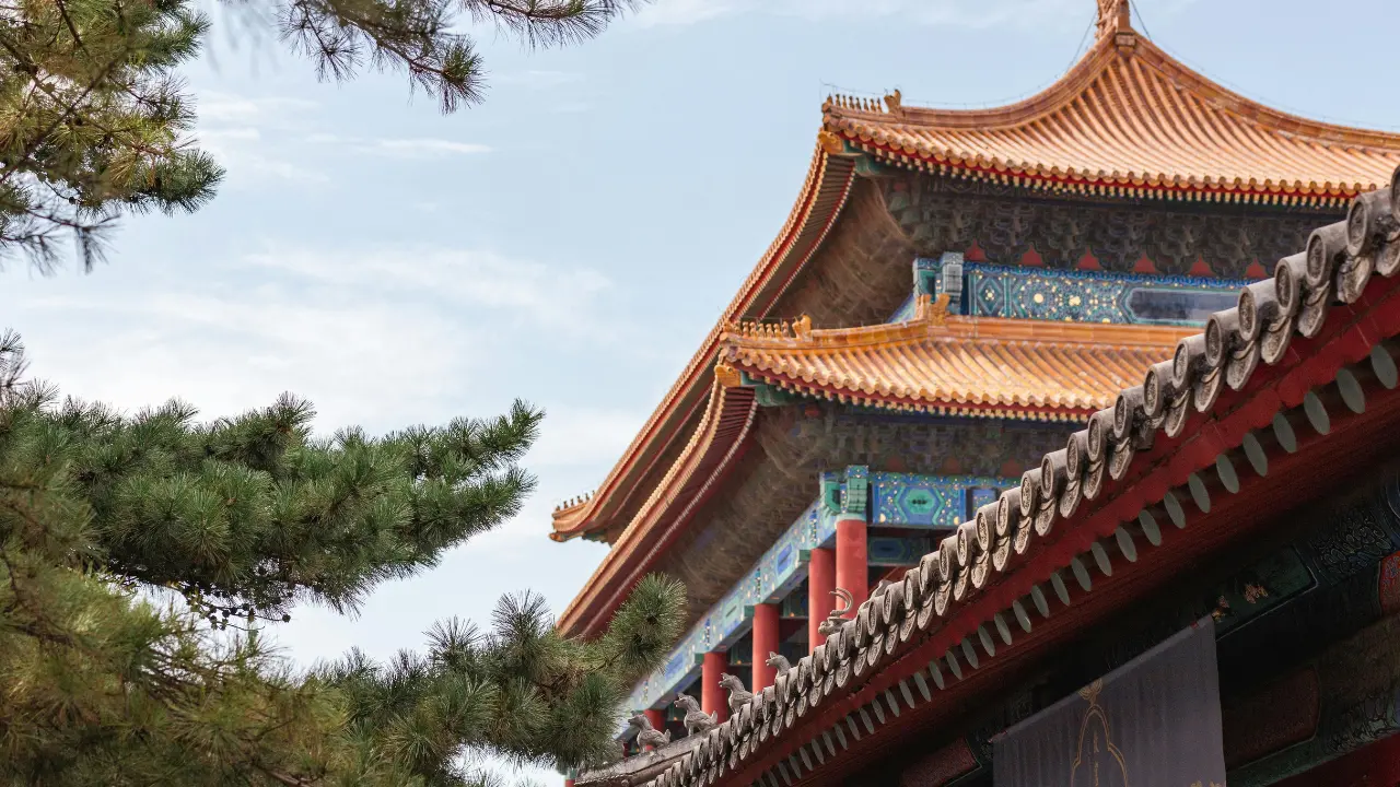 La Cina corre nel futuro: tra miracoli tecnologici e libertà compresse\u00A0Pechino detta il ritmo del XXI secolo\n