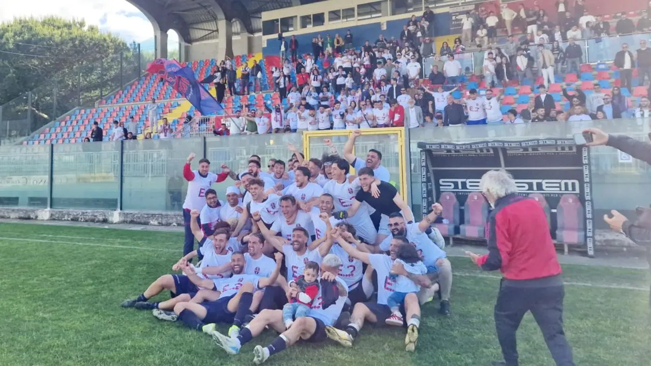 DB Rossoblù Luzzi in festa per l’Eccellenza, Gencarelli sogna in grande: «Adesso nel mirino c'è la Serie D»\n