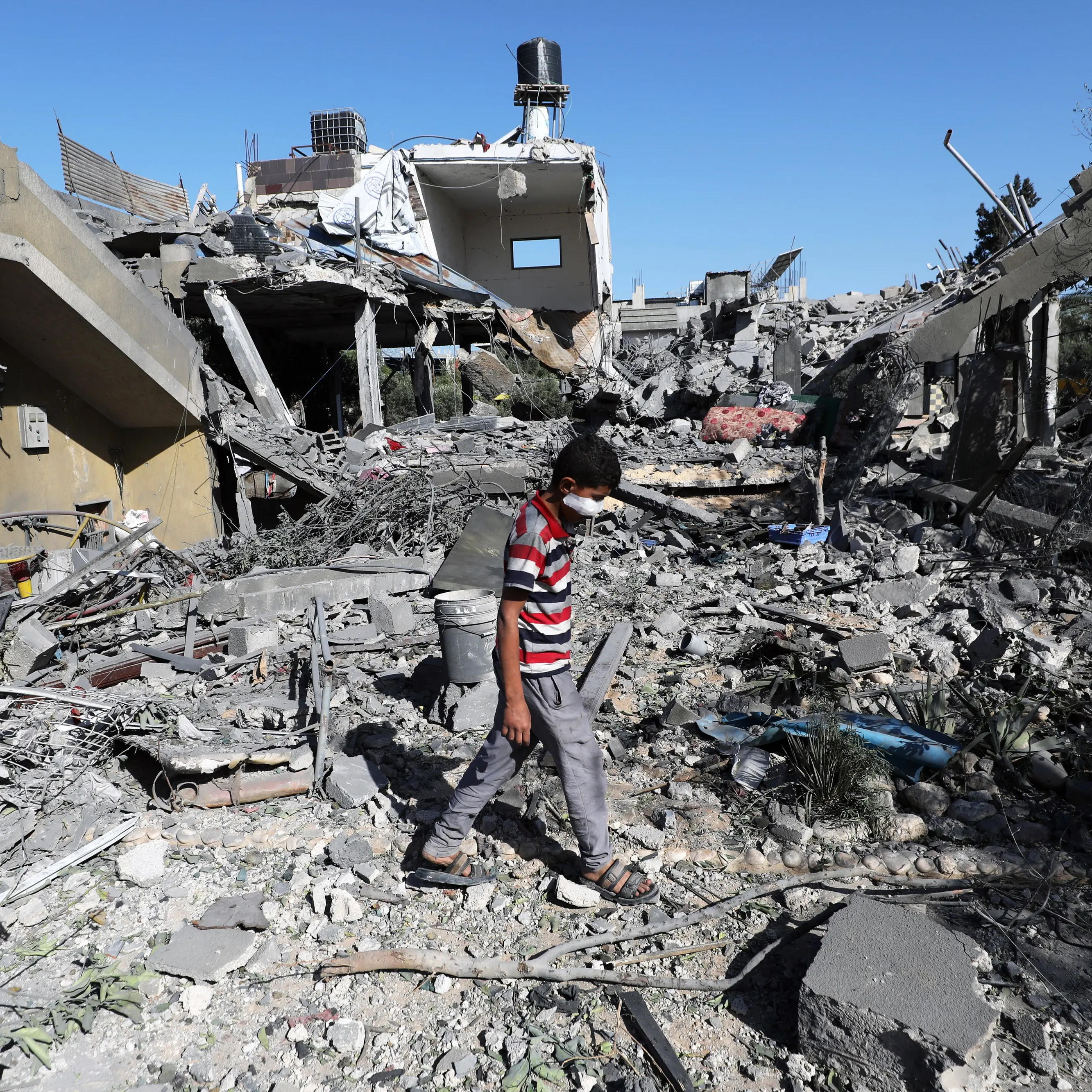 Nove fratellini morti sotto le bombe a Gaza, i pediatri di Catanzaro: «Vittime innocenti di una guerra assurda»\n