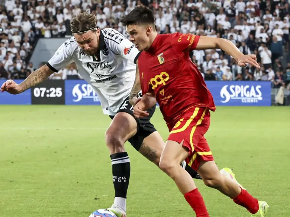 Spezia-Catanzaro: 2-1. Le Aquile vanno in vantaggio ma poi i padroni di casa ribaltano il risultato e volano in finale playoff