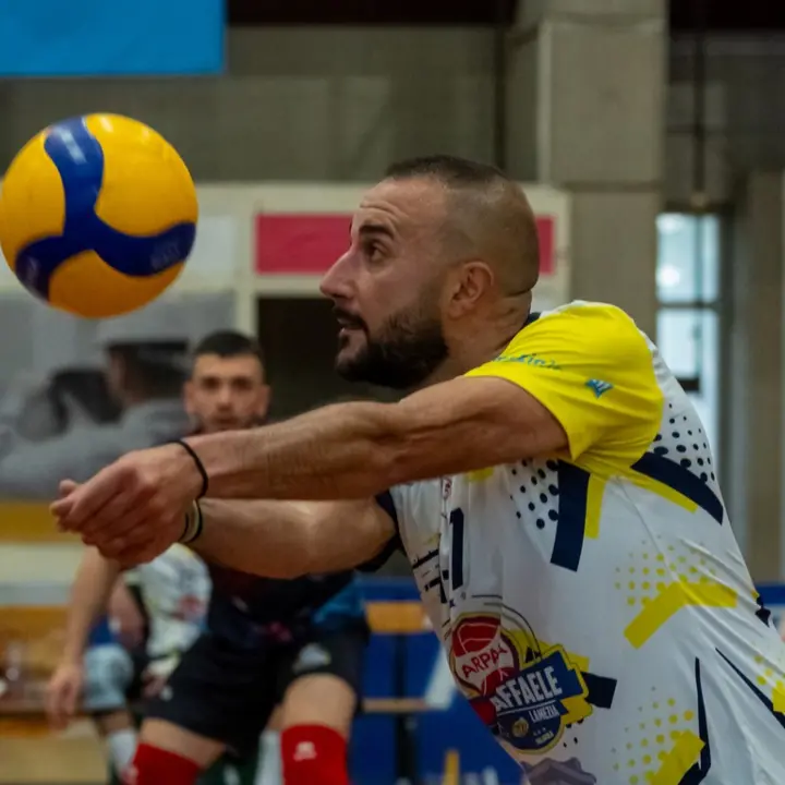 Volley maschile, Lamezia perde ma prosegue i play off. In Serie C emozioni per Rende e Praia\n