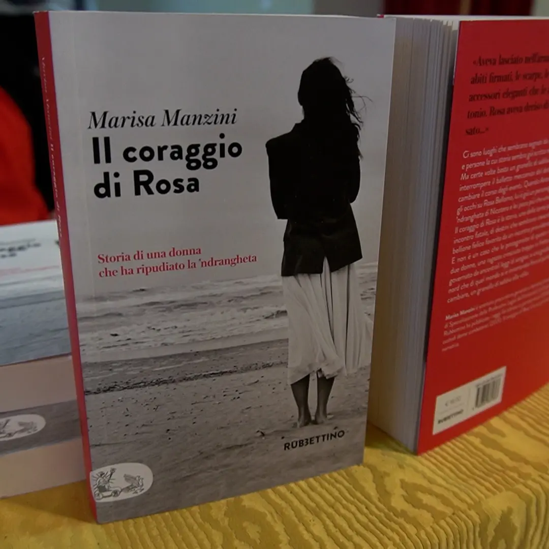 “Il coraggio di Rosa”: a Praia a Mare il romanzo che racconta la rinascita oltre la ’ndrangheta\n