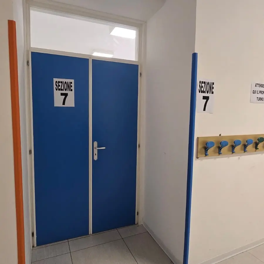 Schede scomparse e ritrovate a Scalea, perquisita l'abitazione della presidente del seggio\n