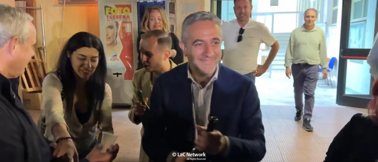 Giampaolo Iacobini è il nuovo sindaco di Cassano all’Ionio. Vince al primo turno schiacciando i riformisti - LIVE\n