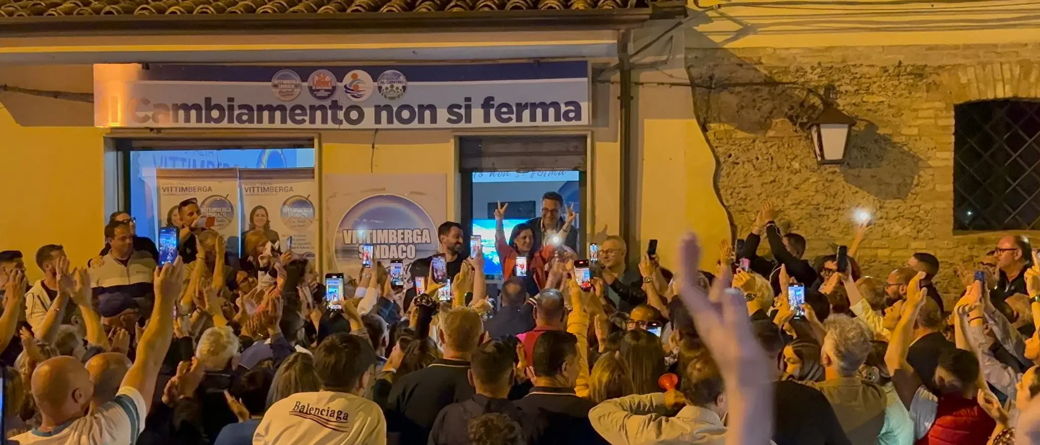 Isola Capo Rizzuto, Vittimberga passa al primo turno. A mezzanotte l’urlo di gioia: «Risultato straordinario»\n