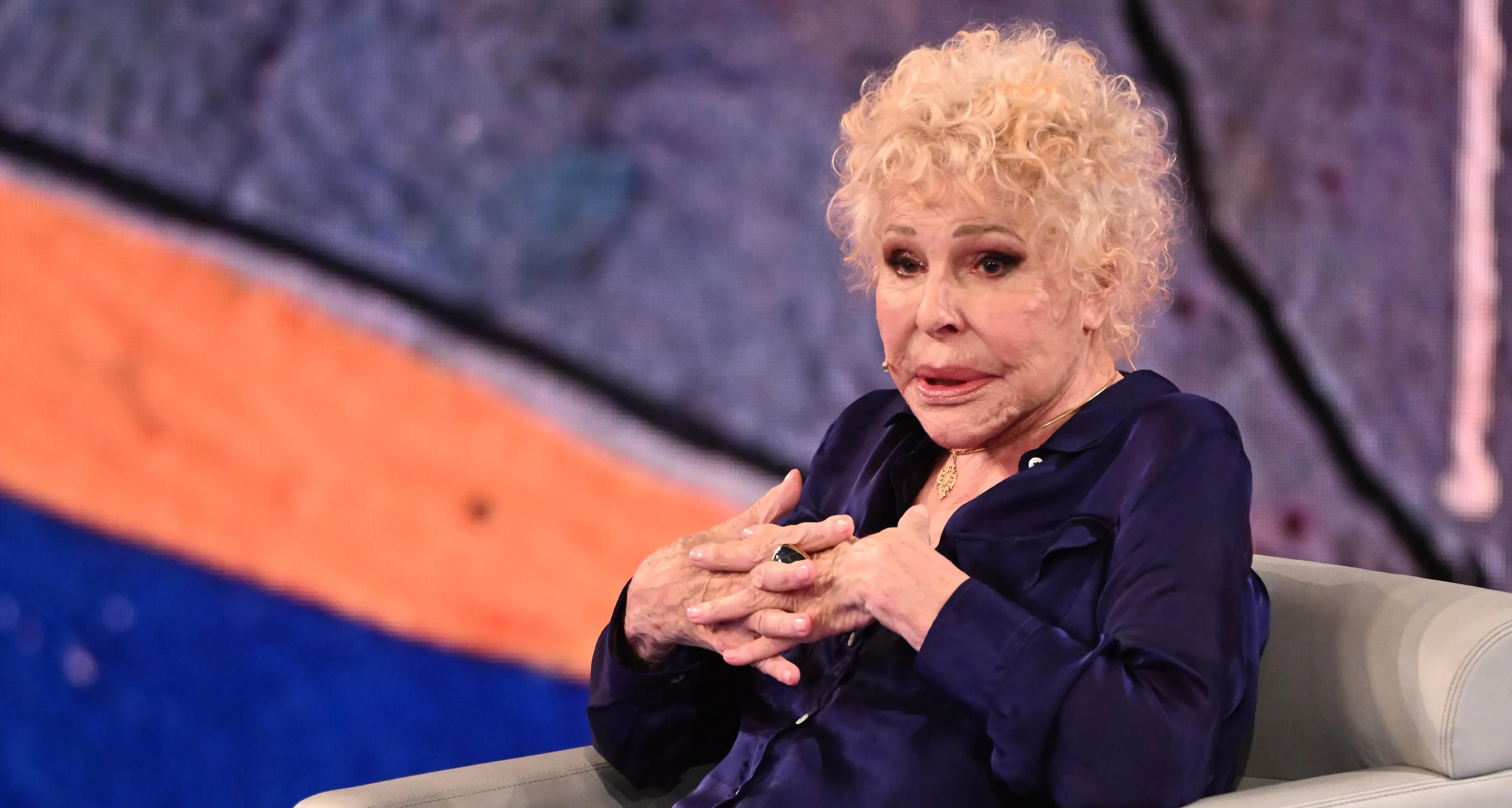 «Voglio vivere finché dò qualcosa alla vita»: Ornella Vanoni e la morte come compagna consapevole\n