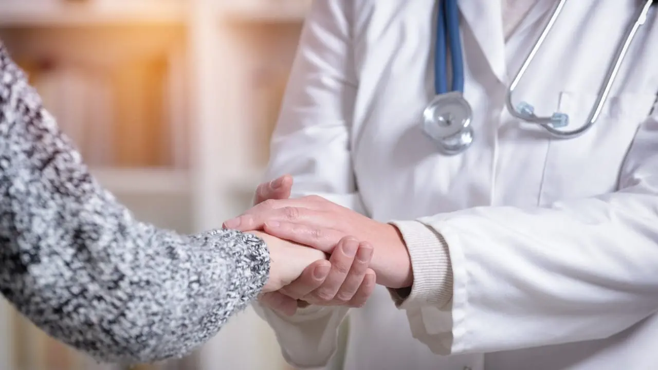 Stesso tumore ma tempi diversi per le cure, in Calabria ancora\u00A0«forti ritardi nell'integrazione tra ospedale e territorio»\n