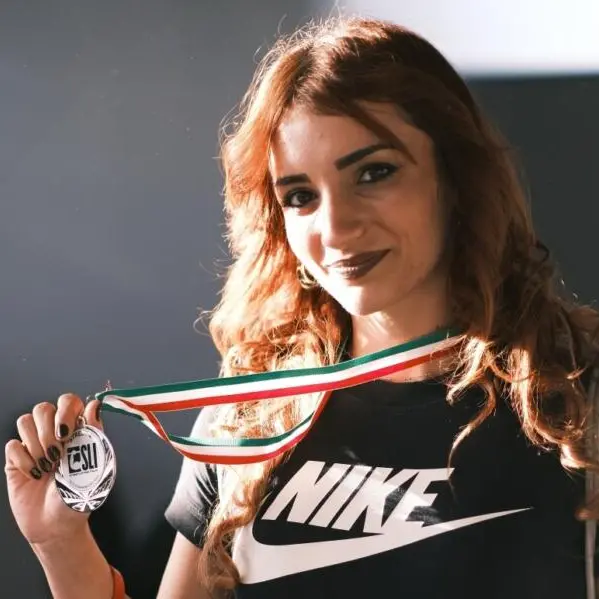 La calabrese Nicole Anania trionfa a Napoli: oro nello streetlifting e secondo posto nel ranking mondiale\n