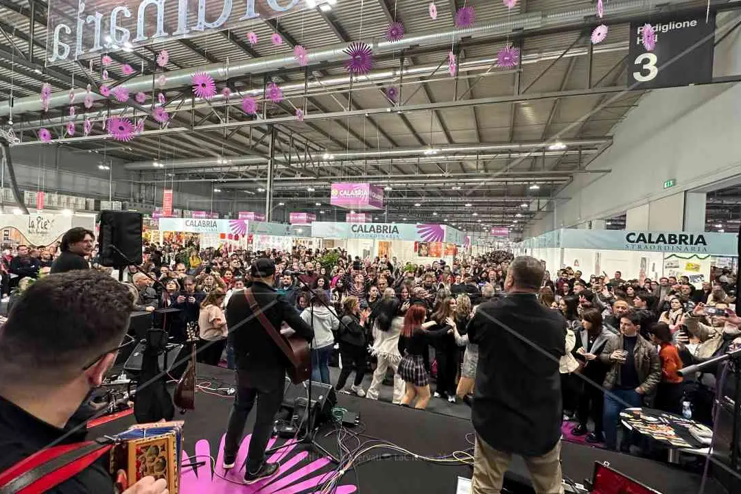 <p>Lo stand Calabria alla precedente edizione di Artigiano in fiera</p>\\n