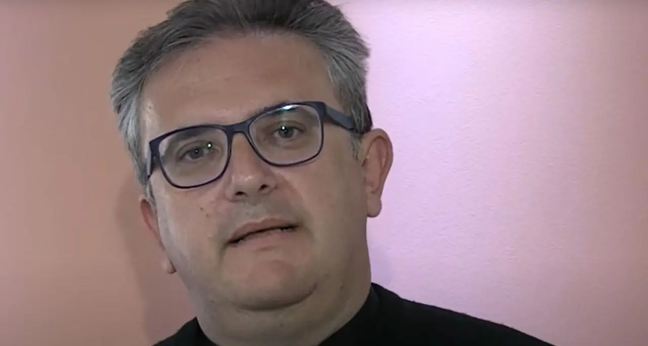 «L’omicidio di Cetraro è un messaggio della ’ndrangheta: sparano di giorno per dire che comandano loro»: l’analisi di don Ennio Stamile\n