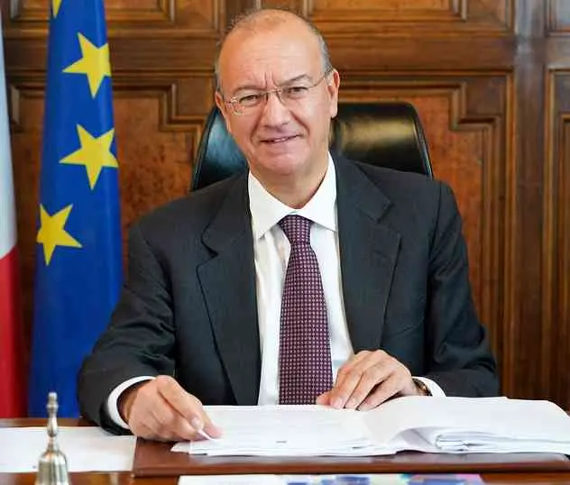 Il ministro\u00A0Valditara domani in Calabria per incontrare studenti e insegnanti\n