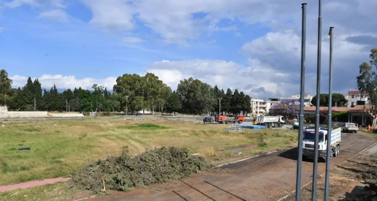 Reggio Calabria, Falcomatà nel cantiere del Campo di Modena “Penna”: «Sarà un fiore all’occhiello per tutto il Sud»\n