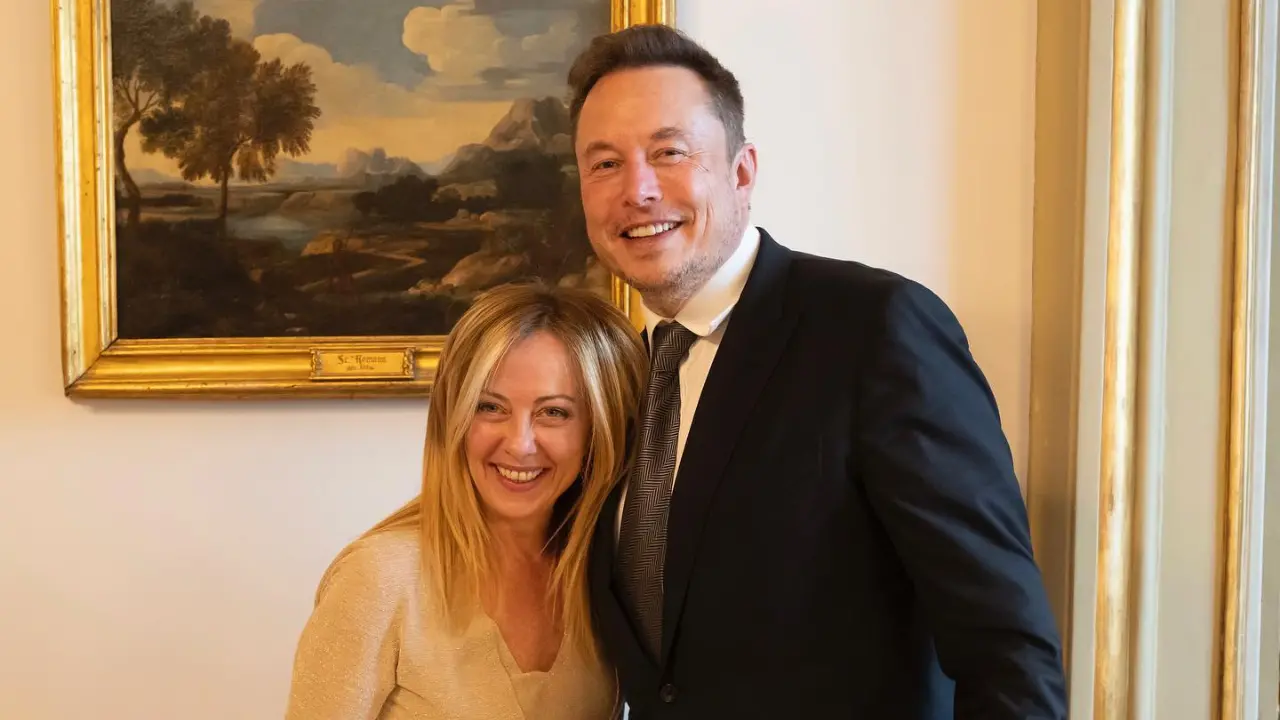 Meloni e Musk: dal corteggiamento politico alla delusione silenziosa, un’alleanza mai sbocciata\n