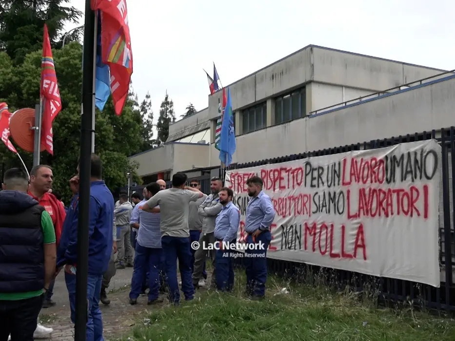 Sciopero contro i nuovi orari di E-Distribuzione, sindacati e lavoratori in piazza a Rende e Reggio Calabria
