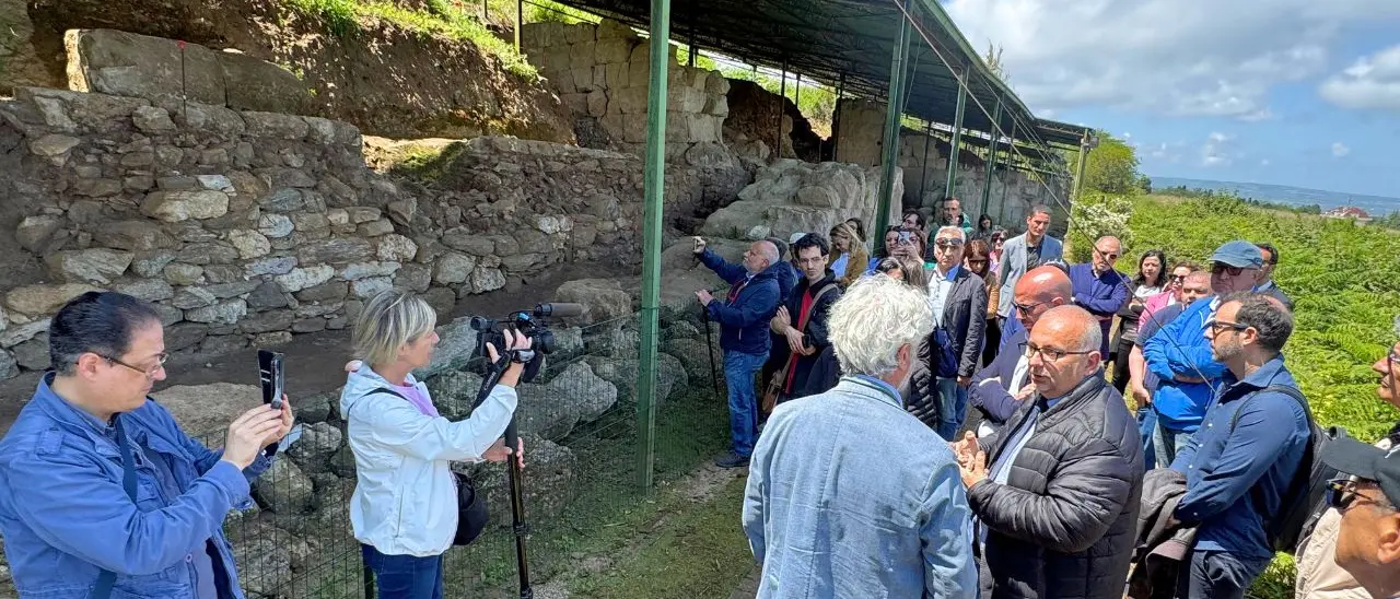 Vibo, le millenarie mura greche di Hipponion incantano studiosi e appassionati: «Scoperta sensazionale»\n