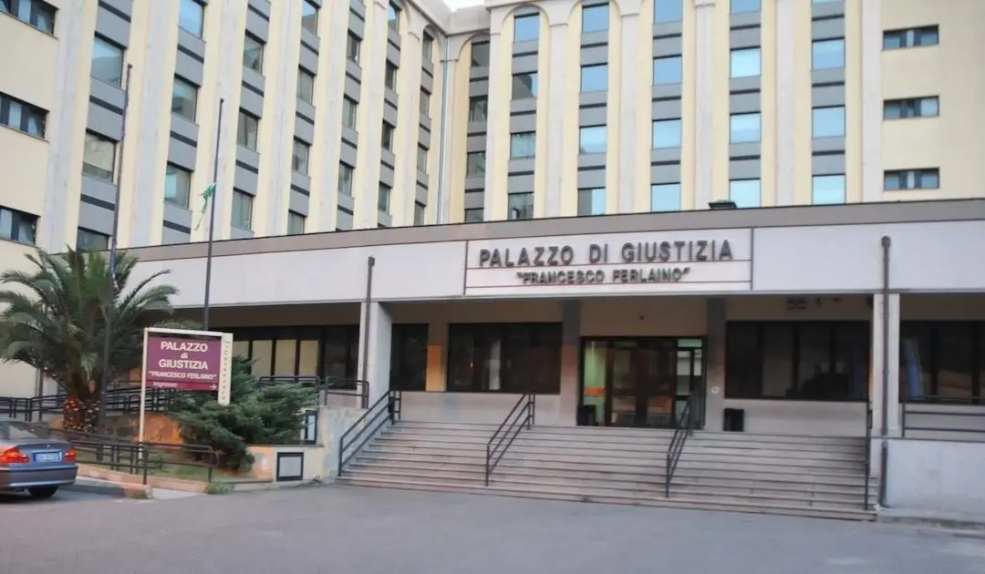 Ex dipendente del comune di Squillace assolto\u00A0«perché\u00A0il fatto non sussiste», era accusato di concussione\n