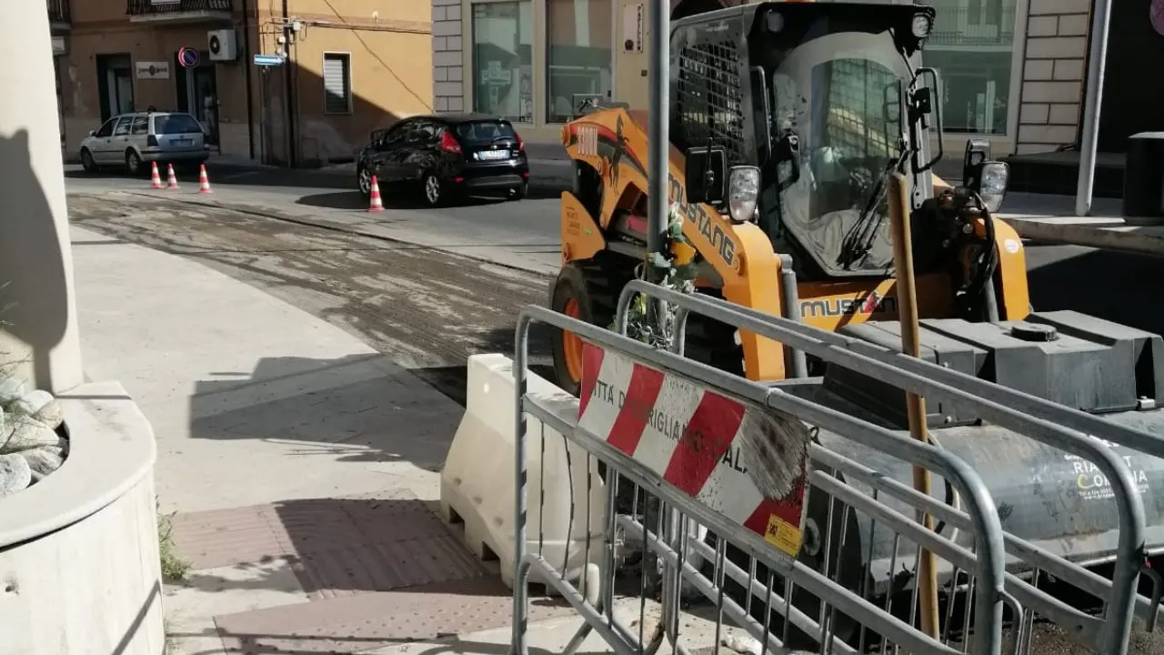 Corigliano Rossano, 14enne morto dopo essere caduto in una buca mentre andava in bici: condannati due dipendenti comunali\u00A0\n