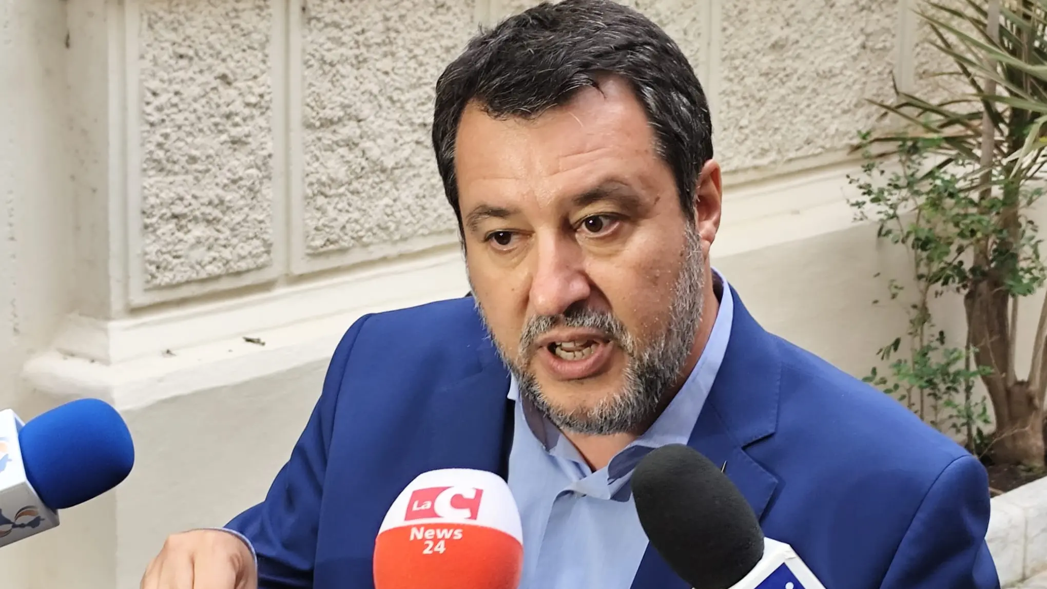 Ponte sullo Stretto, il tour antimafia di Salvini fa tappa a Messina: «Ogni euro deve finire nelle tasche dei lavoratori e delle imprese sane»